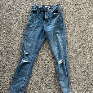 Size 27 Abercrombie curve love jeans